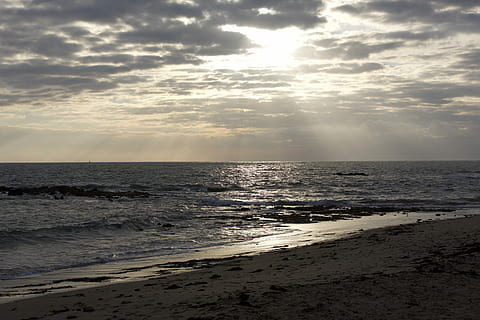 hav, aften, solnedgang, skyer, solnedgang på havet, Frankrig, horisont, strand, Nordsøen, sand, tusmørke, marin, landskab, side, lysstråle, vand, côtes d'armor, bretagne, himmel, natur, sky - himmel, bølge, horisont over vand, ingen mennesker, udendørs, sommer, kystlinje, scenics, cloudscape, rejse steder, skumring, sollys, skønhed i naturen, ro, scenics - natur, jord, rolig scene, idyllisk, ikke-urbane scene, 5K, CC0, offentligt domæne, royaltyfrie