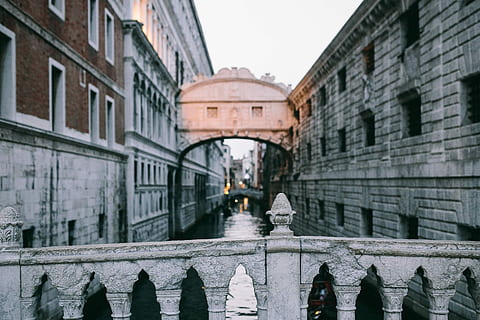 viaggio, Venezia, Venezia, Italia, vacanze, architettura, edifici, città vecchia, Europa, italiano, Italia, veneto, mediterraneo, vecchie case, turista, posto famoso, scena urbana, storia, vecchio, esterno dell'edificio, Roma, Italia, destinazioni di viaggio, struttura costruita, palazzo, città, costruzione, giorno, il passato, natura, nessuno, all'aperto, ringhiera, cielo, cielo sereno, canale, 2K