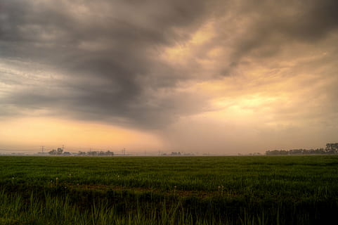 skyer, overskyet, Mark, eng, stormfuld, offentlige domæne billeder, natur, solnedgang, skumring, himmel, sky - himmel, miljø, landskab, scenics - natur, skønhed i naturen, ro, rolig scene, landlige scene, plante, jord, landbrug, græs, ingen mennesker, dramatisk himmel, 5K, CC0, offentligt domæne, royaltyfrie