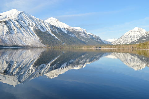 Reflexion, Berge, See, Himmel, alpin, Alpen, kalt, hoch, Landschaft, majestätisch, Gipfel, Gebirge, Natur, draußen, Spitzen, Reflexionen, szenisch, Schnee, schneebedeckt, Wasser, Winter, Berg, Szenen - Natur, Schönheit in der Natur, kalte Temperatur, ruhige Szene, Ruhe, Symmetrie, keine Leute, schneebedeckter Berg, idyllisch, Tag, Reflexionssee, Reinheit, 2K, CC0, gemeinfrei, lizenzfrei