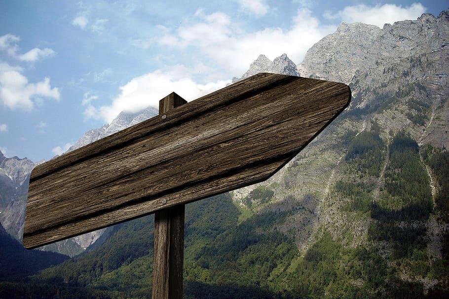 marró, fusta, signe de carrer de fletxa, fletxa, cartell de carrer, directori, senyalització, muntanya, watzmann, alpí, gra, pissarra, escut, signes, direcció, Alps de berchtesgaden, baviera superior, Alps orientals, dret, Pròxim, manera, marcatge, buit, entrar, etiqueta, en contraposició a, contrast, contradictori, diferent, cel, núvols, juguetear, naturalesa, material de fusta, paisatge, Alps europeus, escenics, Serra, a l'aire lliure, cap gent, núvol - cel, vista d’angle baix, dia, bellesa a la natura, tranquil·litat, rock, escenics - natura, escena no urbana, escena tranquil·la, arbre, terra, estructura construïda, sòlid, formació, cim de muntanya, 1080P
