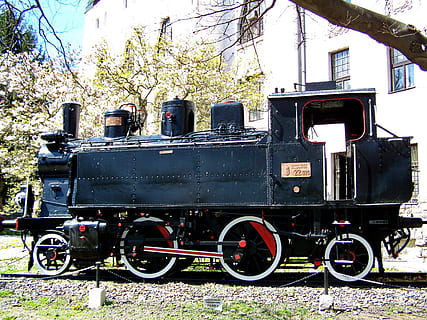 damp maskine, gammel, jernbane, transportform, jernbanetransport, tog, transportmidler, træ, spore, jernbanespor, tog - køretøj, dag, offentlig transport, land køretøj, plante, ingen mennesker, natur, udendørs, jord, damptog, stationær, lokomotiv, forringelse, 2K, CC0, offentligt domæne, royaltyfrie