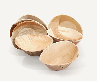 runda, plattor, Palmblad, material, dishware, trä-, djup, vit bakgrund, Skära ut, mat och dryck, mat, äta nyttigt, studio skott, fortfarande liv, inomhus, välbefinnande, friskhet, grupp av objekt, närbild, inget folk, brun, nöt, mutter - mat, frukt, rå mat, enda objekt, högvinkelvy, mellanmål, 2K, CC0, offentligt domän, royaltyfria