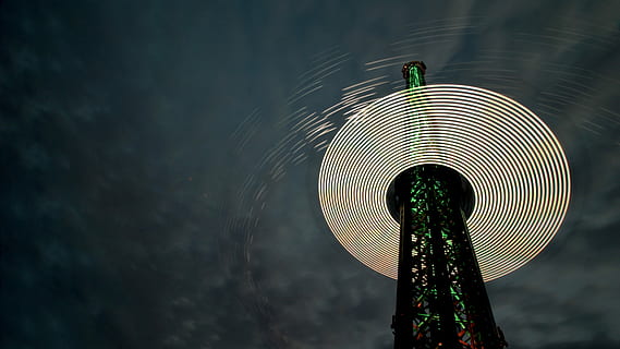 obraz, wieża prater, pochmurny, nocne niebo, zasłona, czarna betonowa wieża, Chmura, światło, wieża, długa ekspozycja, prieraczek parów, ciemny, kontrast, spirala, upływ czasu, niebo, noc, szara chmura, rogal, okrągły, chmura - niebo, Natura, żadnych ludzi, niski kąt widzenia, oświetlony, ruch, zmierzch, na dworze, sylwetka, sprzęt oświetleniowy, woda, wzór, burza, architektura, 4K, CC0, domena publiczna, darmowe zdjęcia