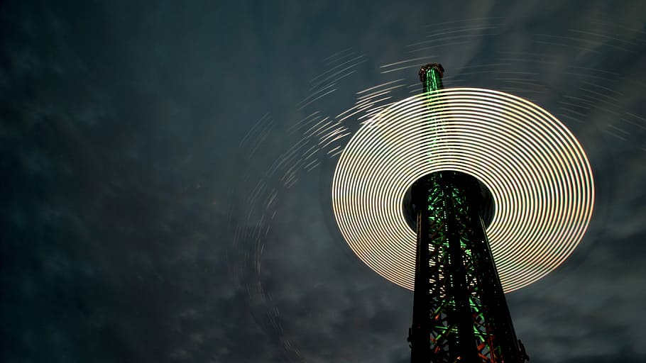 obraz, wieża prater, pochmurny, nocne niebo, zasłona, czarna betonowa wieża, Chmura, światło, wieża, długa ekspozycja, prieraczek parów, ciemny, kontrast, spirala, upływ czasu, niebo, noc, szara chmura, rogal, okrągły, chmura - niebo, Natura, żadnych ludzi, niski kąt widzenia, oświetlony, ruch, zmierzch, na dworze, sylwetka, sprzęt oświetleniowy, woda, wzór, burza, architektura, 4K