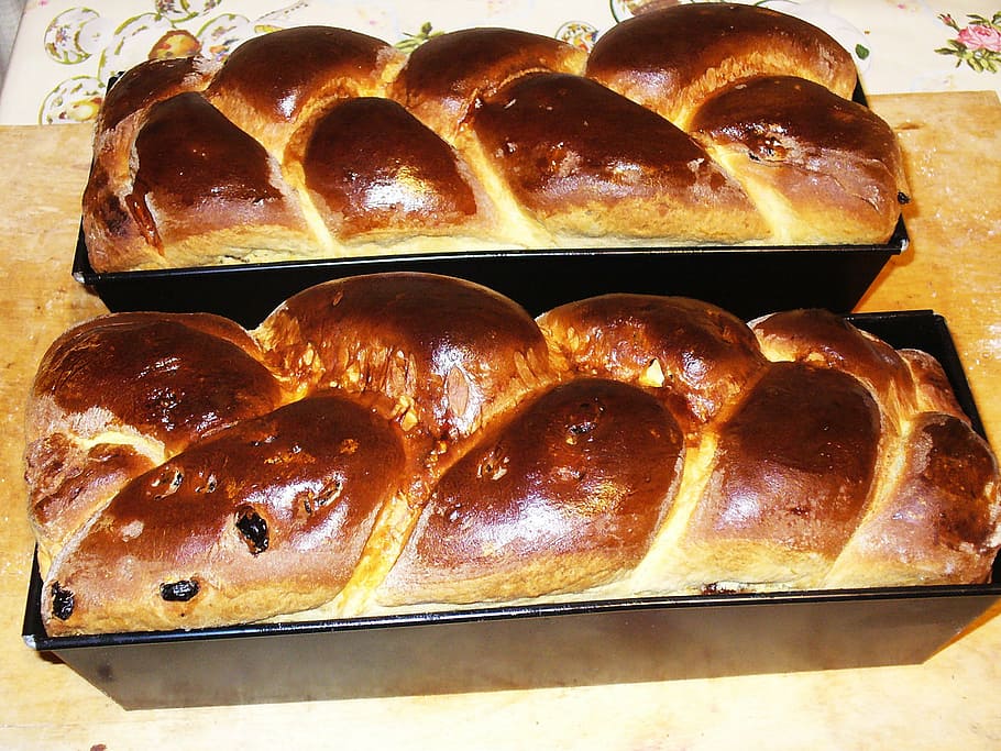 bun, chałka, pa, pastís, el pastís, dolç, menjar, pastissos, pastes, pastisseria, fleca, cookie, la dolçor, saborós, dolçor, cuina, sucre, panses, gust, plat dolç, infecció per llevats, motlle, enfornar, al forn, cremant, muffin, menjar i beguda, frescor, primer pla, cap gent, natura morta, a l'interior, vista d’angle alt, benestar, llest per menjar, marró, botiga, alimentació saludable, indulgència, safata, taula, menjar francès, xemeneia, fer dieta, berenar, 2K