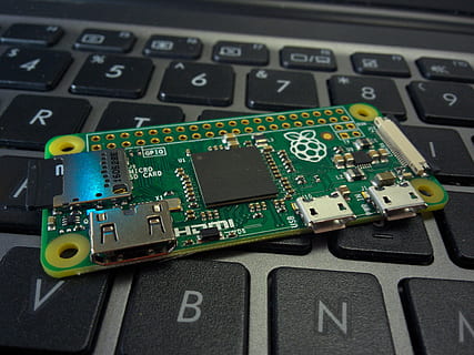 Himbeer-Pi, Null, Linux, Tafel, Himbeer-pi, Null, Computer, Komponente, Prozessor, Mikroschaltung, Chip, ultraklein, Leiterplatte, Computerchip, Technologie, Elektronik-Industrie, Hauptplatine, Computerausrüstung, Verbindung, Computerteil, Kommunikation, Laptop, keine Leute, Computer Tastatur, kabellose Technologie, Industrie, drinnen, Nahansicht, Tastatur, Nummer, Ausrüstung, Komplexität, modern, Computerschlüssel, elektrische Ausrüstung, Vernetzung, 2K, CC0, gemeinfrei, lizenzfrei