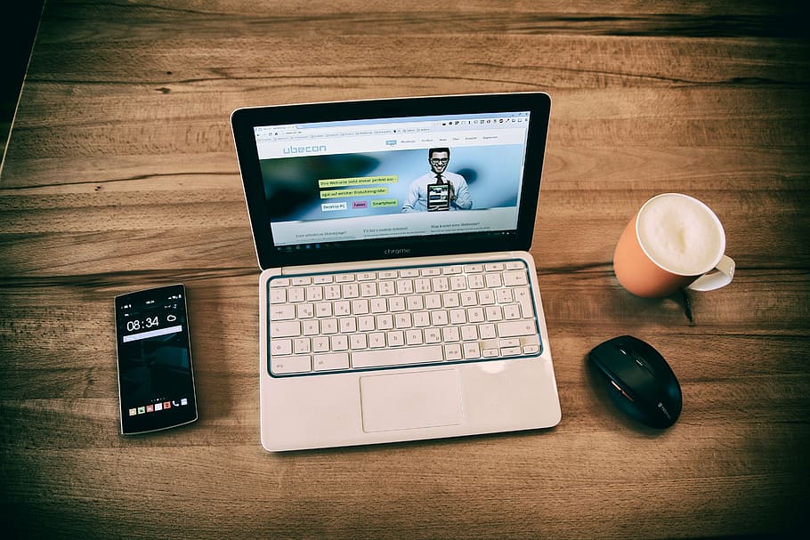 czarny, biały, laptop, notatnik, pracujący, komputer, biznes, technologia, Internet, gabinet, stół, ekran, porozumiewanie się, nowoczesny, klawiatura, pc, cyfrowy, mobilny, praca, pokaz, monitor, biurko, Miejsce pracy, sieć, bezprzewodowy, online, telefon, elektroniczny, drewniany, pulpit, Kawa, Puchar, przestrzeń, makieta, urządzenie, obszar roboczy, technologia bezprzewodowa, wewnątrz, połączenie, żadnych ludzi, drewno - materiał, przenośne urządzenie informacyjne, inteligentny telefon, cyfrowy tablet, ekran urządzenia, finanse, telefon komórkowy, martwa natura, wysoki kąt widzenia, 5K
