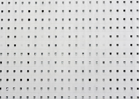 edificio de gran altura blanco, arquitectura, edificio, pared, ventana, fachada, antecedentes, fotograma completo, nadie, modelo, día, en una fila, repetición, de cerca, texturizado, al aire libre, lado a lado, diseño, estructura construida, forma geometrica, forma, transporte, lavandería, hormigón, 4K, CC0, dominio público, libre de derechos