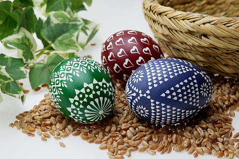 green, red, blue, egg trinkets, brown, rice, sorbian easter eggs, easter eggs, easter egg, easter decoration, wax technique, happy easter, spring, painted eggs, customs, colorful, sorbian easter egg, easter decorations, easter decor, chicken eggs, colorful eggs, food, close-up, food and drink, still life, no people, egg, pattern, indoors, plant, holiday, art and craft, green color, group of objects, celebration, basket, easter, nature, decoration, 4K, CC0, public domain, royalty free