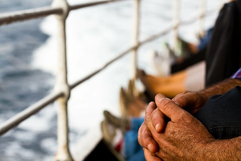 selective, focus photography, person, holding, knee, people, sitting, hand, arm, hair, blur, human hand, human body part, one person, adults only, one man only, adult, close-up, outdoors, men, focus on foreground, day, occupation, body part, skill, senior adult, selective focus, working, midsection, 5K, CC0, public domain, royalty free