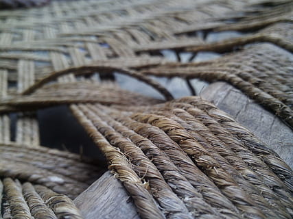 Nahansicht, Foto, braun, Bett, Seil, alt, Muster, Knoten, Textur, Linie, Strand, Detail, Marine, schließen, abstrakt, nautisch, stark, Twist, Industrie, Kabel, Zeichenfolge, keine Leute, Kunst und Handwerk, Textil-, Hintergründe, Kunst, Stillleben, texturiert, Holz - Material, Tag, Vollbild, Korbweide, selektiver Fokus, Fokus auf den Vordergrund, Korb, Kreativität, Natur, gewebte, draußen, 4K, CC0, gemeinfrei, lizenzfrei