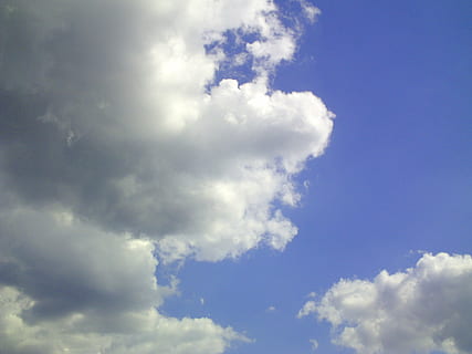 Wolke, Kumulus, Himmel, Blau, sonnig, sonniger Tag, Kumuluswolke, Weiß, Kumuluswolken, Sommertag, Sommer-, Sonnenstrahl, Wetter, Sonne, schöner Tag, Wolken bilden sich, Hintergrund, wolke - himmel, Wolkengebilde, Umgebung, Hintergründe, Szenen - Natur, Natur, Wind, Atmosphäre, Schönheit in der Natur, Sonnenlicht, bedeckt, keine Leute, Ruhe, idyllisch, flauschige, Meteorologie, draußen, Klima, hell, Weichheit, 2K, CC0, gemeinfrei, lizenzfrei