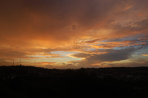 cielo, solare, fra, nuvole, 1, tramonto, nuvola - cielo, scenics - natura, bellezza nella natura, la tranquillità, scena tranquilla, colore arancione, silhouette, nessuno, cielo drammatico, ambiente, natura, idilliaco, paesaggio, soggezione, maestoso, all'aperto, scena non urbana, buio, cielo romantico, luminosa, 2K, CC0, dominio pubblico, privo di copyright