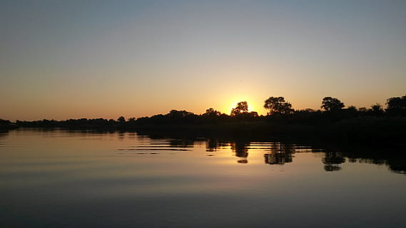 Sonnenuntergang, Dämmerung, Wasser, Reflexion, Himmel, Ruhe, Szenen - Natur, ruhige Szene, Schönheit in der Natur, See, Silhouette, Baum, Natur, Pflanze, keine Leute, idyllisch, Ufergegend, Nicht-städtische Szene, orange Farbe, klarer Himmel, draußen, 2K, CC0, gemeinfrei, lizenzfrei
