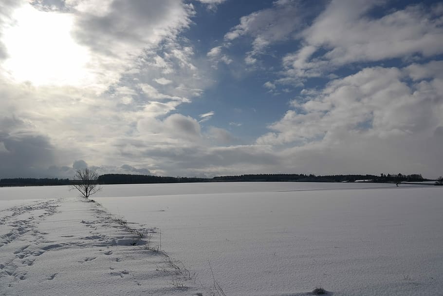 Winter, Schnee, winterlich, Weiß, Gegenlicht, Natur, Wintertraum, Landschaft, schneebedeckt, Wasser, Himmel, wolke - himmel, Reflexion, Schönheit in der Natur, Szenen - Natur, Ruhe, ruhige Szene, Tag, kalte Temperatur, Land, keine Leute, Nicht-städtische Szene, Meer, draußen, Strand, Salzebene, 2K