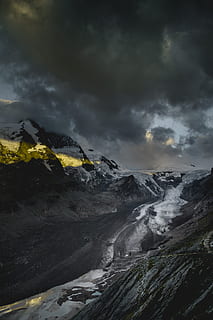 Antenne, Fotografie ansehen, Schnee, bedeckt, Berg, Berge, grau, wolkig, Himmel, die Schöne und das Biest, Rock, Wolke, Wetter, Natur, Gipfel, draußen, Landschaft, szenen, Gebirge, wolke - himmel, Gletscher, Eis, Rock - Objekt, Himalaya, Wolkengebilde, Schönheit in der Natur, Szenen - Natur, Umgebung, Nicht-städtische Szene, keine Leute, ruhige Szene, Ruhe, Sturm, Sturmwolke, Tag, idyllisch, Transport, Kraft in der Natur, fließendes Wasser, 5K, CC0, gemeinfrei, lizenzfrei