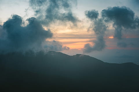 siluetti, vuori, pyöreitä pilviä, antenni, kuva, kumulus pilvi, pilvi, cloudscape, taivas, skyscape, pilvet vuoren yli, ilma, horisontti, auringonlasku, auringonnousu, maisema, unsplash, luonto, väri-, kauneus luonnossa, pilvi - taivas, maisemat - luonto, rauhallinen kohtaus, tyyneys, ei ihmisiä, ympäristö, ei-kaupunkikuvia, idyllinen, vuorijono, sumu, majesteettinen, ulkona, 5K, CC0, public domain, rojaltivapaa