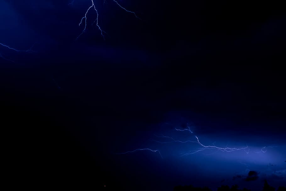 Zeitraffer Fotografie, Blitz, dunkel, Himmel, Nacht-, beleuchtet, Kraft in der Natur, Sturm, wolke - himmel, Leistung, Gewitter, Warnschild, Schönheit in der Natur, Zeichen, Kommunikation, Sturmwolke, Natur, gegabelter Blitz, Umgebung, Dramatischer Himmel, keine Leute, Meteorologie, draußen, Elektrizität, Regen, Netzteil, 5K