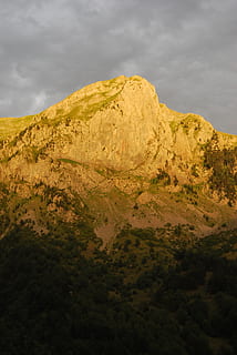 hora, Pyreneje, jaca, krajina, Příroda, vysoké hory, Pohled, nebe, mrak - nebe, krása v přírodě, scenics - příroda, klidné scény, klid, životní prostředí, mimoměstské scény, nikdo, přistát, idylický, den, dálkový, venku, zatažený, Skála, rostlina, horský vrchol, 4K, CC0, veřejná doména, bez autorských práv