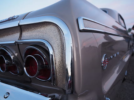 chevrolet, oldtimer, mums auto, aizmugurējais lukturis, klasika, amerikāņu, pkw, vēsturiski, sporta mašīna, mūs-automašīnas, kupeja, retro, auto, transporta veids, mehānisko transportlīdzekli, sauszemes transportlīdzekli, transportēšana, dienā, nav cilvēku, retro stils, sarkans, tuvplāns, vintage automašīna, pārdomas, stikls - materiāls, koncentrēties uz jaunajām zināšanām, ārā, raksturs, ceļot, lukturi, selektīvu fokusu, greznība, 4K, CC0, publiskais domēns, bez atlīdzības