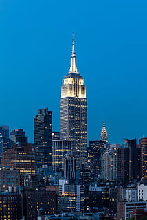 Stadtgebäude, New York City, Vereinigte Staaten von Amerika, Wolkenkratzer, Manhattan - New York City, städtische Skyline, Stadtbild, Stadt, städtische Szene, Innenstadt, Empire State Building, der Staat New York, berühmter Platz, die Architektur, Bürogebäude, Gebäudehülle, gebaute Struktur, Nacht-, Midtown Manhattan, Stadt leben, Turm, Finanzviertel, Dämmerung, Reiseziele, beleuchtet, modern, Gebäude, Himmel, Bürogebäude außen, große Höhe, Natur, Landschaft, keine Leute, Blau, Büro, Reise, draußen, 2K, CC0, gemeinfrei, lizenzfrei