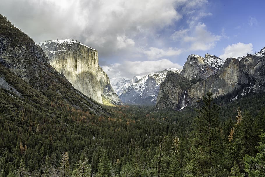 fotografia di paesaggio, verde, alberi di foglie, roccioso, montagne, panoramico, fotografia, foresta, valle, montagna, albero, nube, la neve, natura, Paesaggi, paesaggio, all'aperto, Parco Nazionale Yosemite, catena montuosa, roccia - oggetto, Alberta, montagne Rocciose, nessuno, picco di montagna, Parco Nazionale, bellezza nella natura, terreno estremo, nuvola - cielo, giorno, scenics - natura, cielo, ambiente, scena tranquilla, terra, pianta, scena non urbana, la tranquillità, roccia, albero di conifere, Pino, formazione, bosco di pini, montagna innevata, 5K