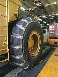importere, beholder, hjul, dæk, transportmidler, industri, land køretøj, ingen mennesker, transportform, maskineri, metal, gul, fabrik, dag, arkitektur, indendørs, forretning, udstyr, stationær, stak, lastbil, industrielt udstyr, garage, 4K, CC0, offentligt domæne, royaltyfrie