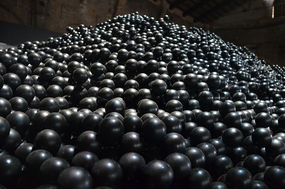 pilotes, comptes, Quant a, estructura, fons, biennal, instal·lació, art, gran grup d'objectes, menjar, menjar i beguda, abundància, a l'interior, alimentació saludable, cap gent, color negre, fruita, frescor, esfera, primer pla, negocis, joieria, natura morta, contenidor, joies de perles, Munt, taló, tir de l'estudi, tahiti, madur, color plata, luxe, 4K