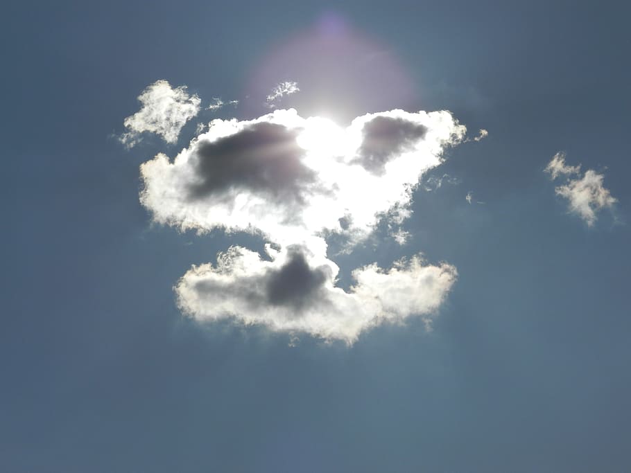 nubes, Dom, cielo, naturaleza, azul, clima, nube - cielo, antecedentes, al aire libre, día, paisaje de nubes, verano, meteorología, aire, luz - fenómeno natural, espacio, nublado, scenics, blanco, estratosfera, brillante, cúmulo, luz del sol, mullido, cielo dramático, belleza en la naturaleza, vista de ángulo bajo, tranquilidad, nadie, idílico, escena tranquila, paisajes - naturaleza, forma de corazón, el color blanco, rayo de sol, pureza, 4K