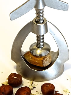 fındıkkıran, Fındık, fındıklar, ince, Noel zamanı, ayrılmak, çatlak, açık, nutshells, kahve öğütücü, eski moda, Gıda, içki, ısı - sıcaklık, yiyecek ve içecek, insansız, kapatmak, içeriye, tazelik, metal, natürmort, yüksek açılı görünüş, tablo, Su, doğa, ön plana odaklanmak, makinalar, musluk, Kahve, kahve içmek, Beyaz arkaplan, paslı, çelik, 2K, CC0, kamu malı, telif ücretsiz