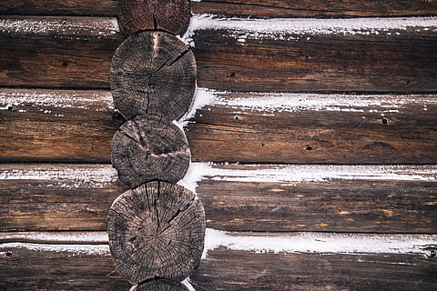 brun, tre, tre logg, tre logg stabelen, nærbilde, bilde, logger, Logg, tre - materiale, bakgrunn, gammel, mønster, planke, strukturert, gammeldags, materiale, ujevn, ingen folk, dag, innendørs, arkitektur, trekorn, forvitret, tømmer, utendørs, metall, rett over, stilleben, bord, natur, full ramme, 4K, CC0, offentlig domene, opphavsrett gratis