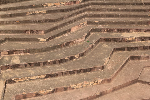 passaggi, modello, Linee, scala, gradini e scale, architettura, vista dall'alto, nessuno, struttura costruita, fotogramma intero, giorno, sfondi, esterno dell'edificio, all'aperto, vecchio, ringhiera, costruzione, natura, Marrone, storia, mattone, 5K, CC0, dominio pubblico, privo di copyright