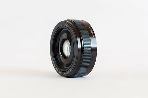 aperture, close-up, electronics, focus, lens, macro, steel, technology, white background, zoom, photography themes, camera - photographic equipment, lens - optical instrument, studio shot, single object, lens - eye, cut out, indoors, photographic equipment, no people, black color, industry, geometric shape, copy space, circle, shape, still life, silver colored, wheel, clean, 4K, CC0, public domain, royalty free