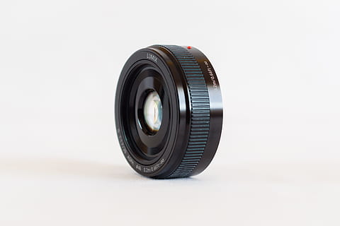 sort, kameralinsen, hvid, overflade, lumix kameralinsen, len, Lumix, kamera len, linse, kamera - fotografisk udstyr, objektiv - optisk instrument, enkelt objekt, isolerede, udstyr, sort farve, tæt på, teknologi, fotografering temaer, gammeldags, hvid baggrund, ingen mennesker, studio skud, objektiv - øje, indendørs, fotografisk udstyr, skåret ud, industri, cirkel, geometrisk form, stilleben, form, kopiere plads, digitalt kamera, sølvfarvet, 4K, CC0, offentligt domæne, royaltyfrie