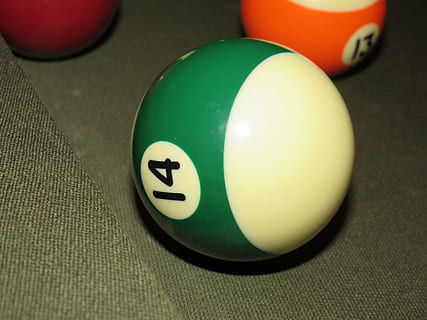 top, havuz, bilardo, oyun, tablo, mola, on dört, 14, isteka, yeşil, havuz topu, spor, Bilardo masası, havuz - işaret sporu, kapatmak, içeriye, yeşil renk, insansız, natürmort, Spor malzemeleri, eğlence oyunları, snooker, küre, boş zaman etkinliği, numara, gevşeme, yüksek açılı görünüş, ön plana odaklanmak, 5K, CC0, kamu malı, telif ücretsiz