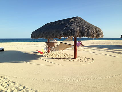 ferie, ocean, pool, strand, sand, hav, sommer, skyfri himmel, ferier, stråtag, sollys, natur, himmel, jord, vand, skønhed i naturen, scenics - natur, horisont over vand, ro, rolig scene, parasol, tag, paraply, dag, udendørs, 2K, CC0, offentligt domæne, royaltyfrie