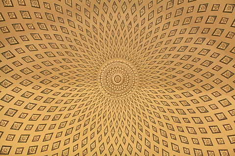 ilustrace optická iluze, vzor, architektura, deka, struktura, moderní, dekorace, Pozadí, celý rám, design, nikdo, tvar, geometrický tvar, kruh, žlutá, abstraktní, texturou, umění a řemesla, strop, opakování, zlaté barvy, tvořivost, uvnitř, stavba, řemeslo, přímo pod, soustředný, vyšperkovaný, 5K, CC0, veřejná doména, bez autorských práv
