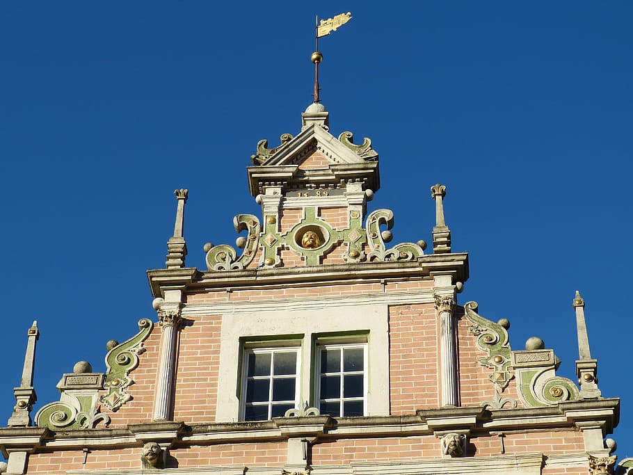 hamelin, edifici, façana, Gable, barri antic, casa, banderí, històricament, pilar, arquitectura, blau, exterior de l'edifici, vista d’angle baix, cel, dia, estructura construïda, cel clar, història, el passat, cap gent, naturalesa, destinacions de viatge, lloc de culte, llum solar, torre, creença, religió, espiritualitat, a l'aire lliure, rellotge, columna arquitectònica, fletxa, 4K