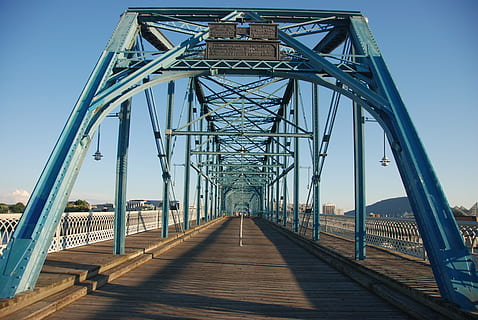 jembatan, chattanooga, linier, jembatan - struktur buatan manusia, tempat terkenal, angkutan, Arsitektur, sungai, Amerika Serikat, jalan lurus, arah, koneksi, struktur yang dibangun, perspektif yang berkurang, langit, titik hilang, alam, pagar, teknik, hari, orang tak terduga, logam, langit cerah, di luar rumah, titian, panjang, baja, 4K, CC0, domain publik, bebas royalti