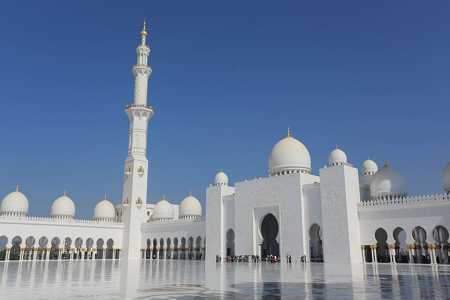 Moschea dello sceicco, chiesa in cemento bianco, architettura, marmo, moschea, Islam, cielo blu, luogo di culto, cupola, esterno dell'edificio, arco, struttura costruita, cielo, cielo sereno, religione, destinazioni di viaggio, viaggio, natura, spiritualità, turismo, costruzione, blu, credenza, città, nessuno, all'aperto, colonna architettonica, cortile, guglia, 5K