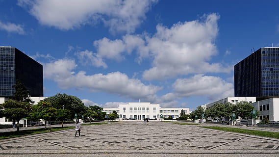 instituto, tecnico, superior, Lisboa, Portugal, Universidad, arquitectura, exterior del edificio, estructura construida, ciudad, cielo, nube - cielo, destinos de viaje, edificio, naturaleza, turismo, viaje, árbol, planta, día, edificio de oficinas exterior, el pasado, historia, personas incidentales, oficina, al aire libre, gobierno, rascacielos, 2K, CC0, dominio público, libre de derechos