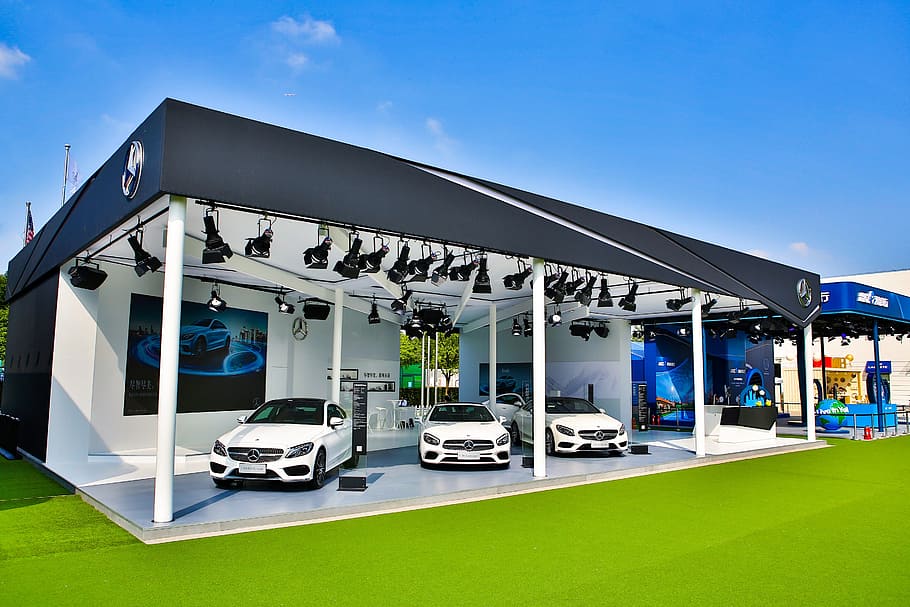 giorno, erba, auto, veicolo a motore, mezzi di trasporto, architettura, combustibile e produzione di energia, pompa di benzina, stazione di servizio, modo di trasporto, rifornimento carburante, blu, struttura costruita, Riempimento, combustibile fossile, attrezzatura, gasolio, industria, esterno dell'edificio, industria petrolifera, moderno, veicolo terrestre, all'aperto, stazione, consumismo, 5K