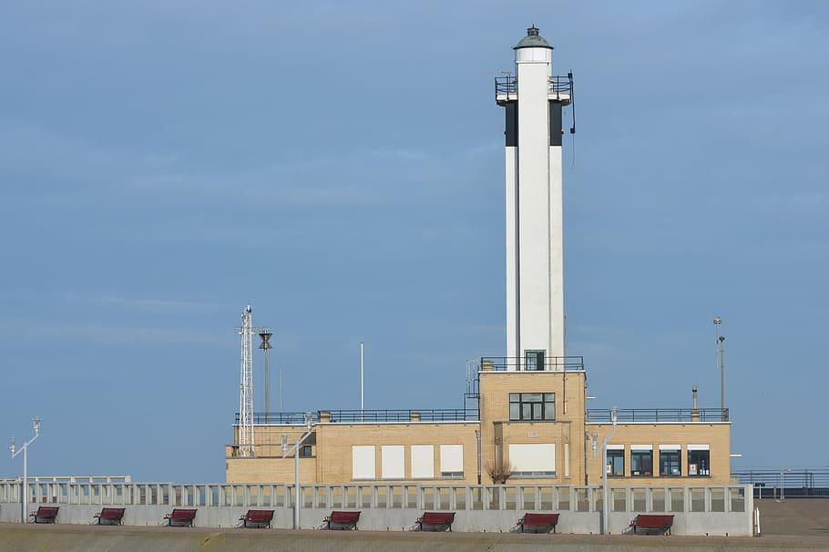 far, edifici, blankenberge, estructura construïda, arquitectura, exterior de l'edifici, cel, naturalesa, torre, alta - alta, cap gent, dia, viatjar, vista d’angle baix, a l'aire lliure, destinacions de viatge, blau, seguretat, història, memorial, protecció, columna arquitectònica, 4K
