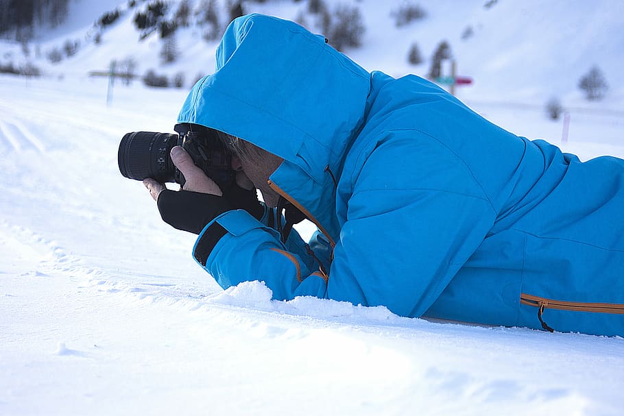omul fotografiază, om, minciună, snowfield, luare, imagine, jacheta albastra, zăpadă, aparat foto, haină, fotograf, temperatura rece, iarnă, sport de iarna, o persoana, haine calde, culcat, îmbrăcăminte, schi, vacante, Activitatea de agrement, Munte, îngheţat, activități recreative, vacanță de schi, sportiv, excursie, ski-uzură, zi, în aer liber, 5K