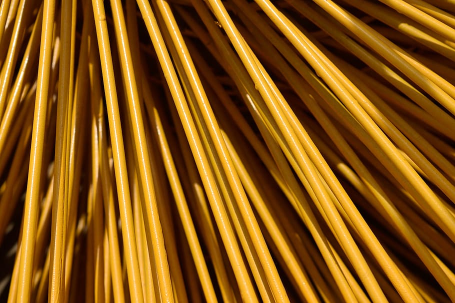 cable, textura, groc, negre, marc complet, fons, cap gent, patró, gran grup d'objectes, abundància, primer pla, metall, espaguetis, natura morta, a l'interior, vareta, detall, color daurat, dia, repetició, sec, costat a costat, marró, fulla de palma, 5K