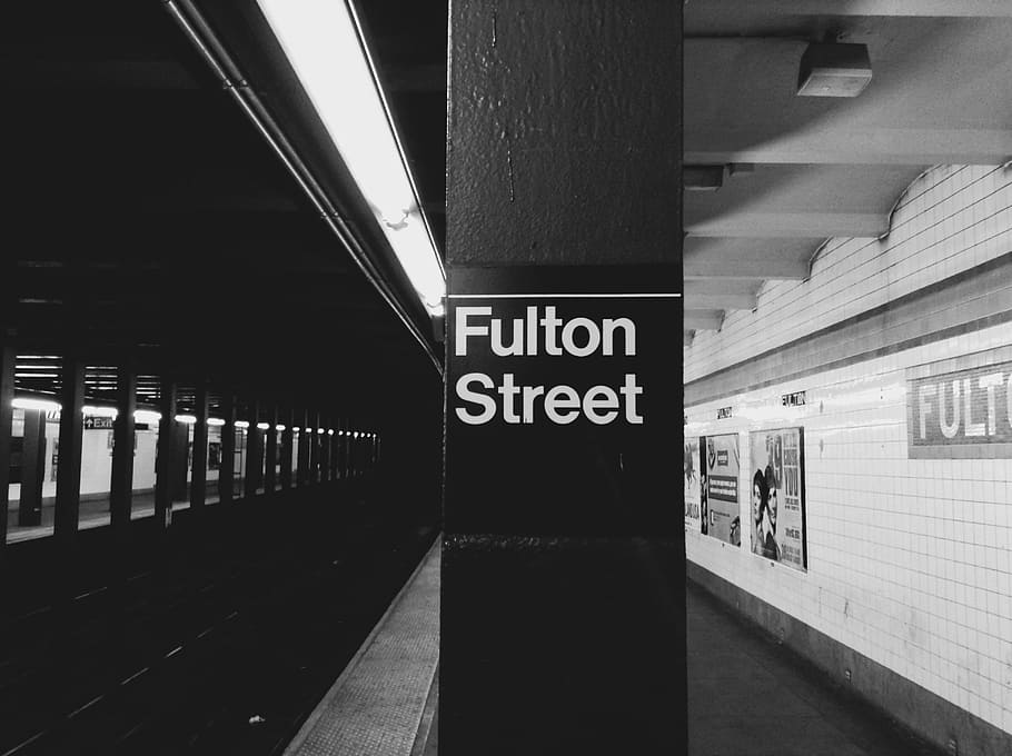 Fulton Street, brooklyn, platform, istasyon, tren, Kent, New York, nyc, metro, taşımacılık, kentsel, metro istasyonu, metro treni, demiryolu yolu, demiryolu istasyonu platformu, mimari, içeriye, raylı ulaşım, yapılı yapı, Metin, iletişim, işaret, mimari sütun, batı yazısı, toplu taşıma, aydınlatılmış, bilgi, bilgi işareti, ulaşım modu, yön, tavan, insansız, Izlemek, 2K