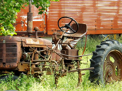 traktor, maskine, gammel, rusten, maskineri, køretøj, arbejde, Mark, tung, landbrug, gård, industriel, landbrugs, jorden, landdistrikterne, landmand, plante, transportform, metal, land køretøj, dag, transportmidler, forladt, forældet, beskadiget, forringelse, natur, nedgang, landbrugsmaskiner, jord, ingen mennesker, landbrugsudstyr, hjul, udendørs, antik, dæk, 4K, CC0, offentligt domæne, royaltyfrie