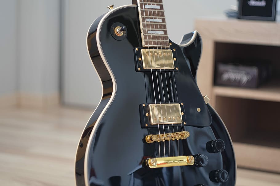 makro skud billede, sort, elektrisk, guitar, selektiv, fokus fotografering, elektrisk guitar, snor, stringed instrument, musik, instrumento, Cuerda, musica, detalle, Guitarra, lespaul, lp, guld, gibson, musikinstrument, streng instrument, kunstkultur og underholdning, musikalsk udstyr, musikinstrumentstreng, fokus på forgrunden, indendørs, ingen mennesker, tæt på, enkelt objekt, træ - materiale, rockmusik, bas instrument, basguitar, stilleben, scene, 4K
