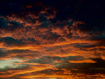 nimbus skyer, gylden, time, hvid, skyer, susnet, Sky, cloudscape, dramatisk himmel, himmel, skumringen himmel, orange, solnedgang, eftermiddag, mare hale, Brun, rust, rød, mørkets frembrud, aften, sky - himmel, orange farve, skønhed i naturen, scenics - natur, ro, natur, rolig scene, baggrunde, idyllisk, ingen mennesker, ærefrygt, miljø, skumring, storm, atmosfære, udendørs, mørk, meteorologi, abstrakt, lyse, ildevarslende, 4K, CC0, offentligt domæne, royaltyfrie